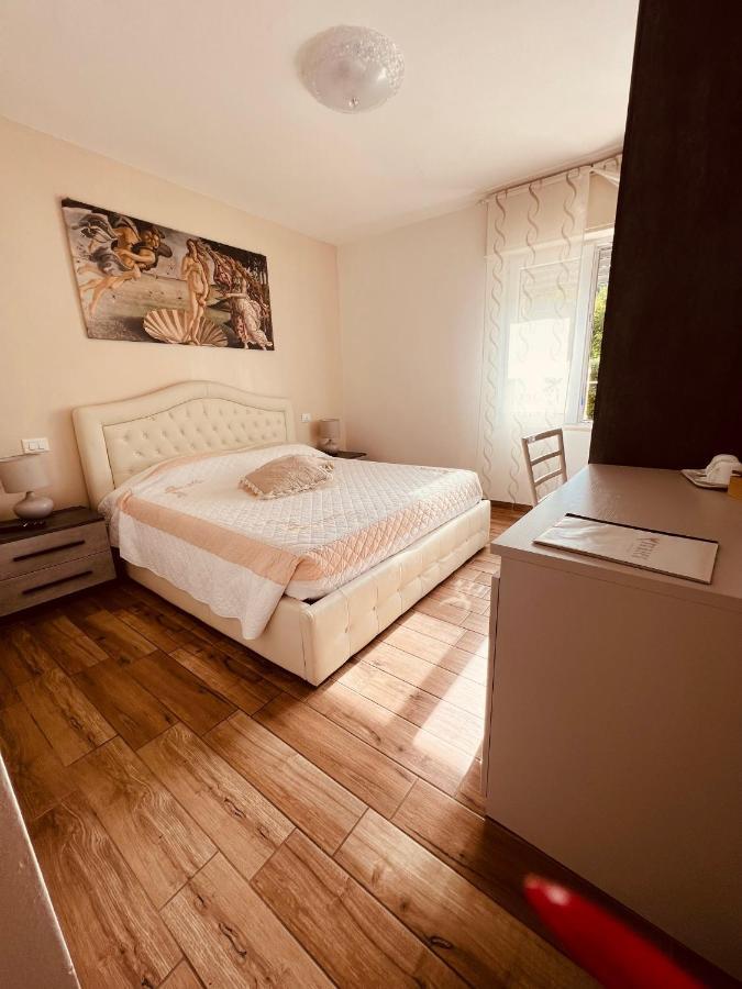 Affitta Camere La Fenice Di Folli Lorella Puegnago Exteriér fotografie